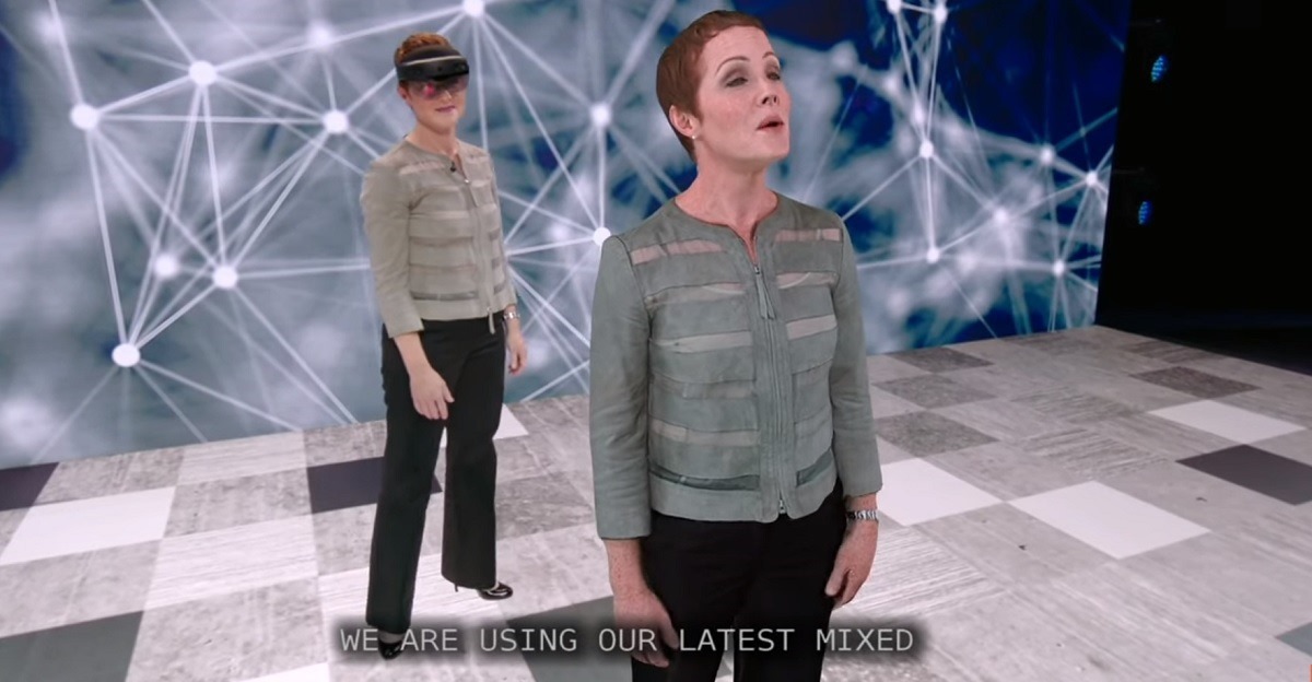 Microsoft hologram speaking Japanese Microsoft hologram speaking Japanese